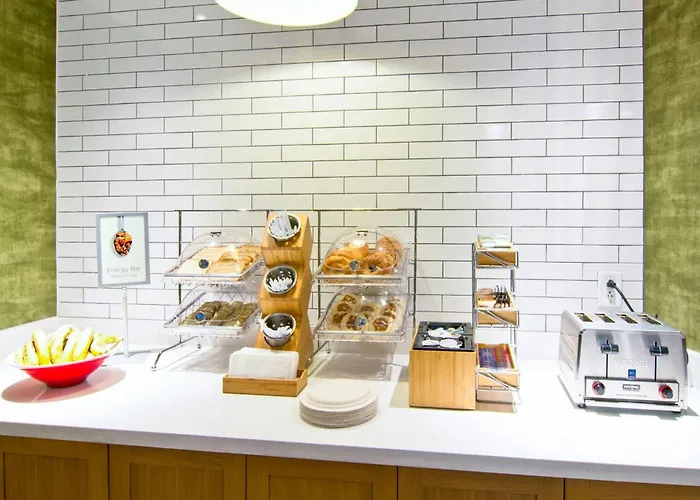 Fairfield Inn & Suites By Marriott Nashville Airport