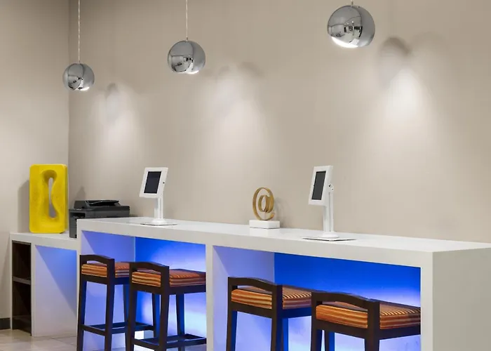 Glo Best Western Nashville Airport